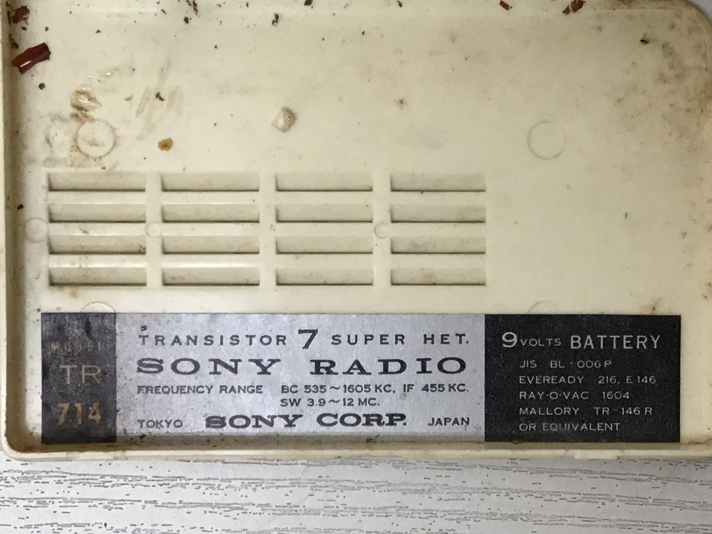 Y2339 RADIO SONY TR-714 transistor portable Japan antique vintage music news