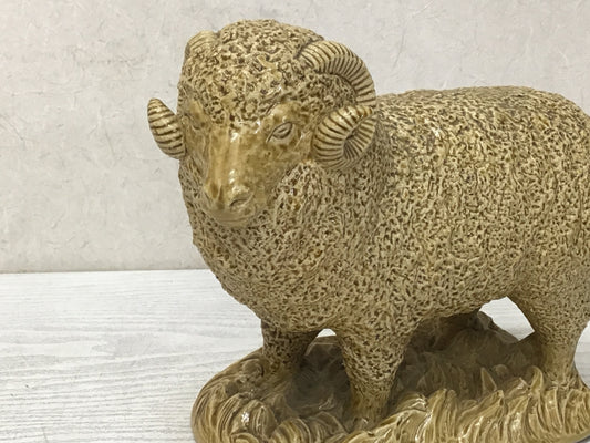 Y2545 OKIMONO Seto-ware Sheep figure signed Japan antique interior home decor