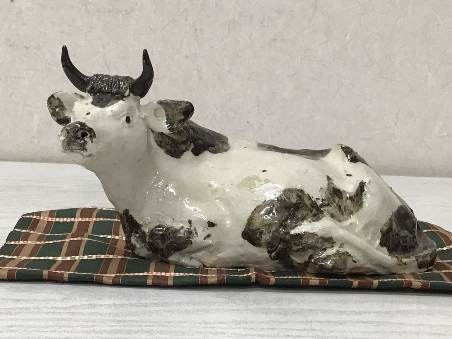 Y2692 OKIMONO Seto-ware Cow figure figurine signed box Japan antique decor