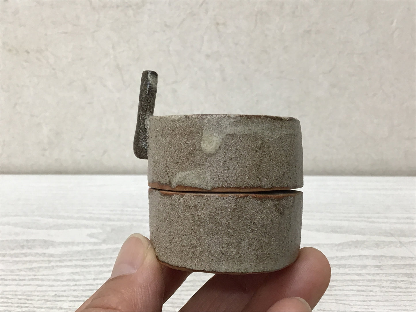 Y2779 BOX Seto-ware Milling Mortar signed box Japanese incense container antique
