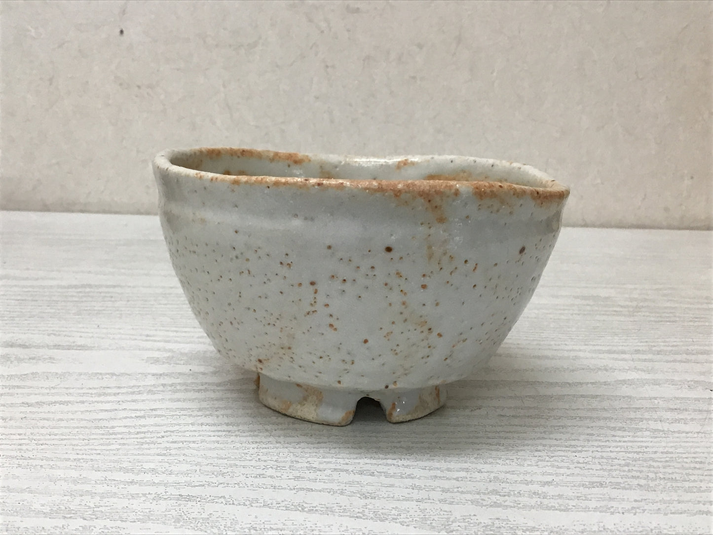 Y2821 CHAWAN Shino-ware Warikodai signed box Japan tea ceremony bowl antique