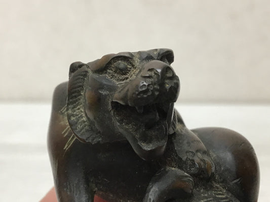 Y2868 NETSUKE Tiger wood carving Japan antique vintage accessory toggle