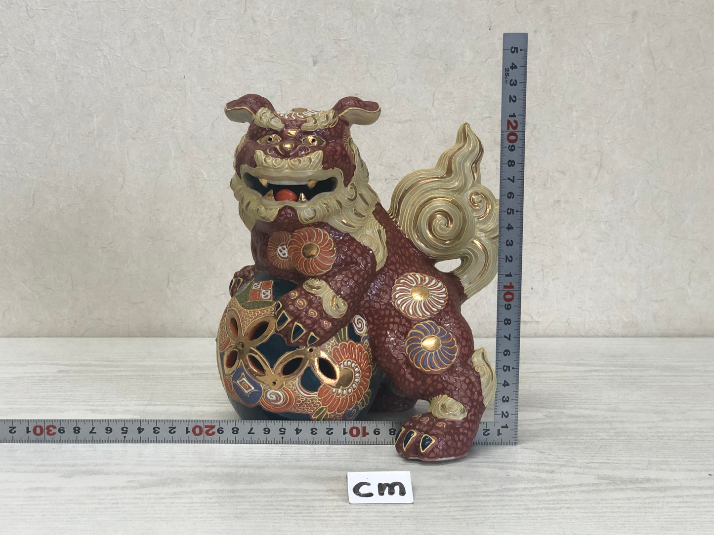Y3123 OKIMONO Kutani-ware Lion with ball figurine figure Japan antique decor
