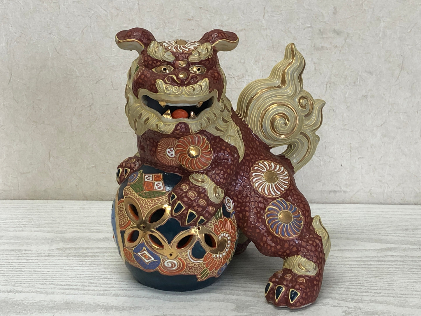Y3123 OKIMONO Kutani-ware Lion with ball figurine figure Japan antique decor