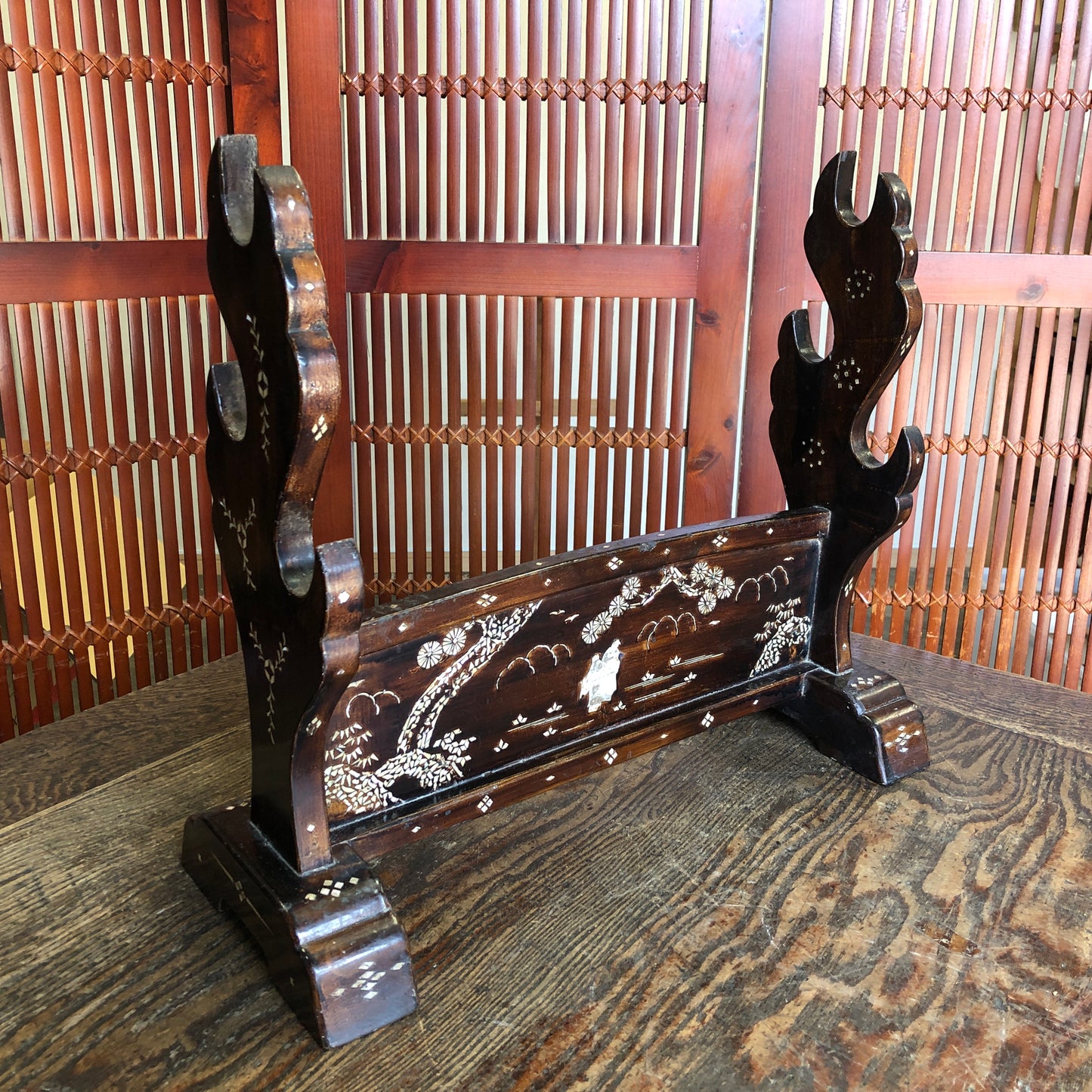 Y3143 OKIMONO Sword Rack kanata holder Raden work Makie Japanese antique
