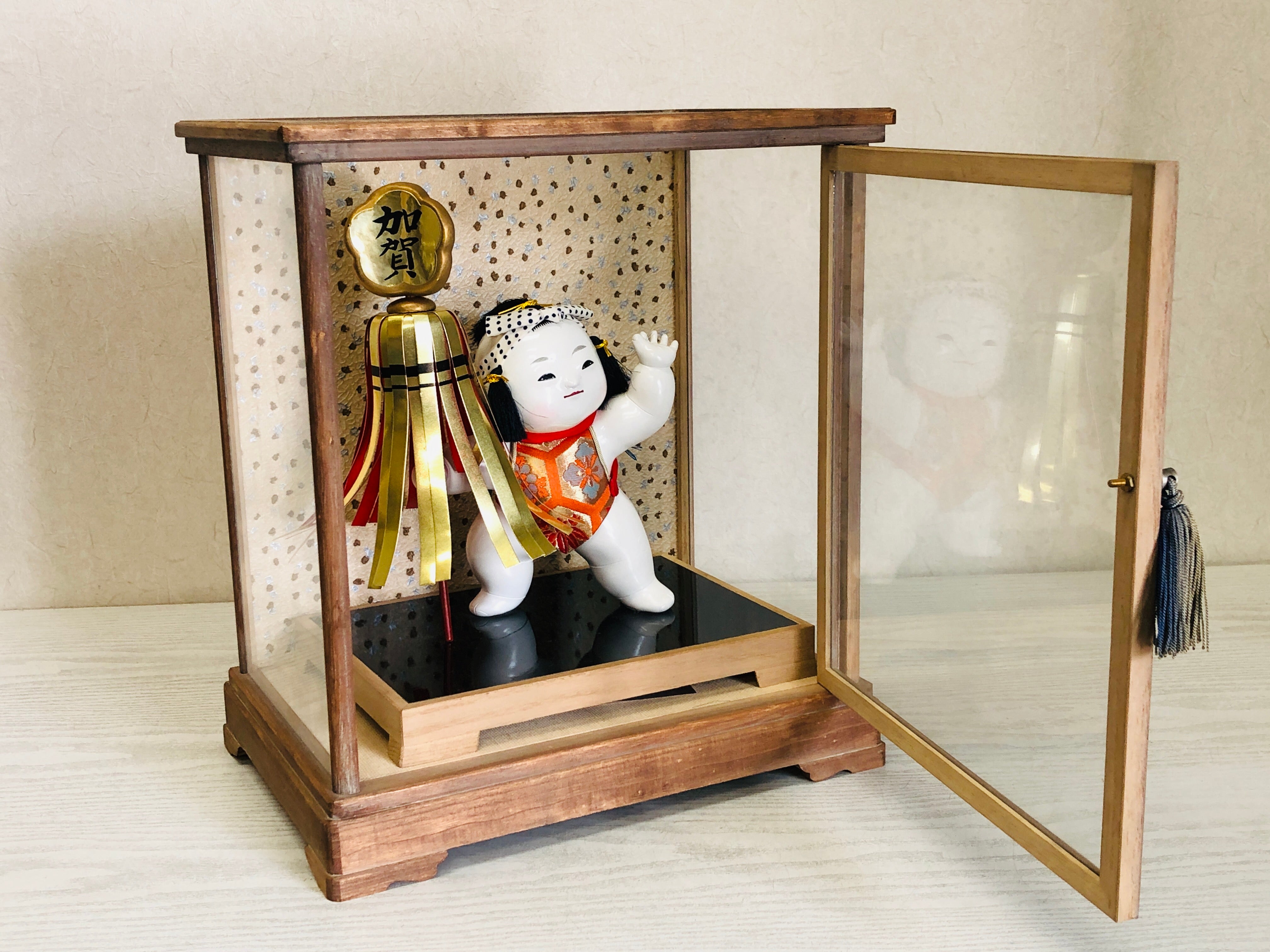 Japanese doll best sale in glass case