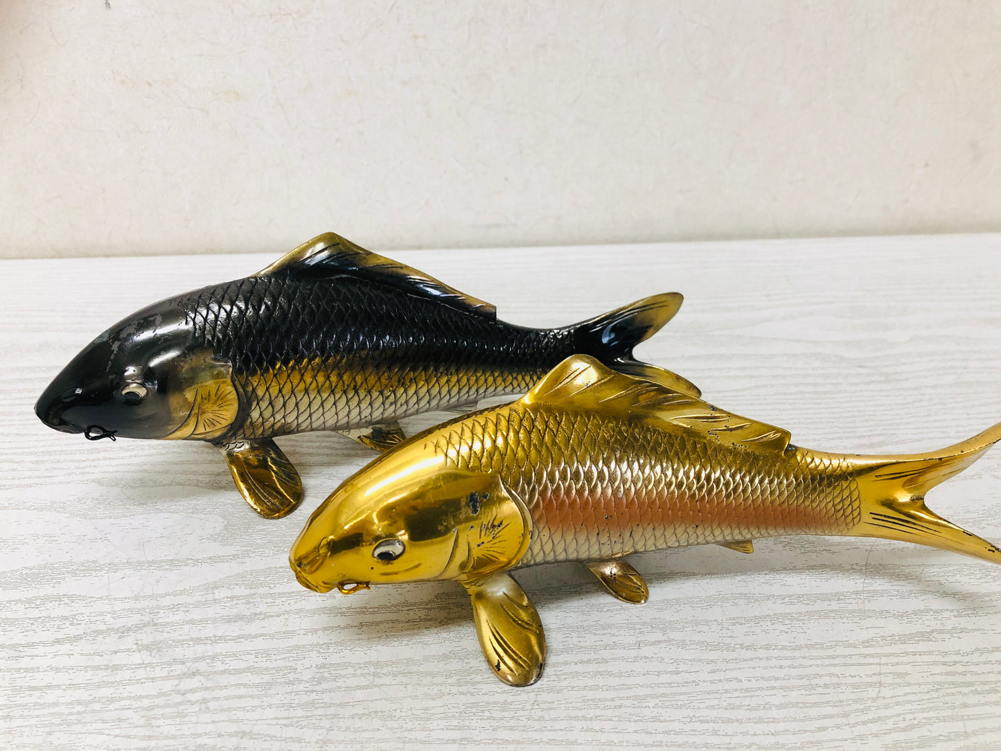 Y3285 OKIMONO Koi Fish pair figure figurine signed box Japanese antique interior
