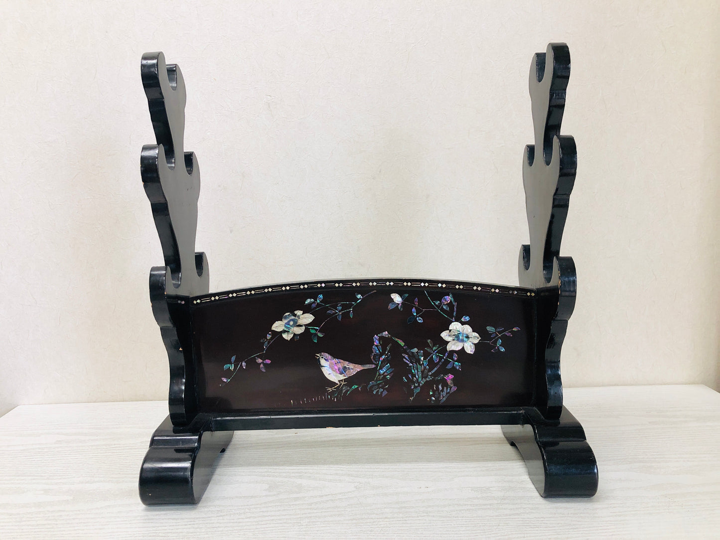 Y3361 OKIMONO katana Sword Rack Bird Flower Makie Raden work Japan antique