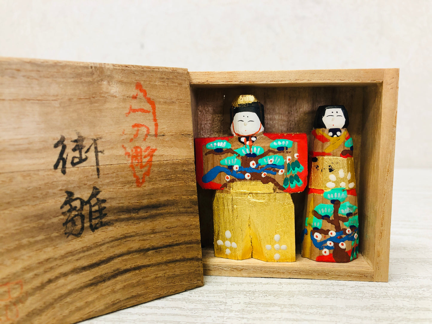 Y3590 HINA DOLL Hinamatsuri Festival figure one-knife carving box Japan antique