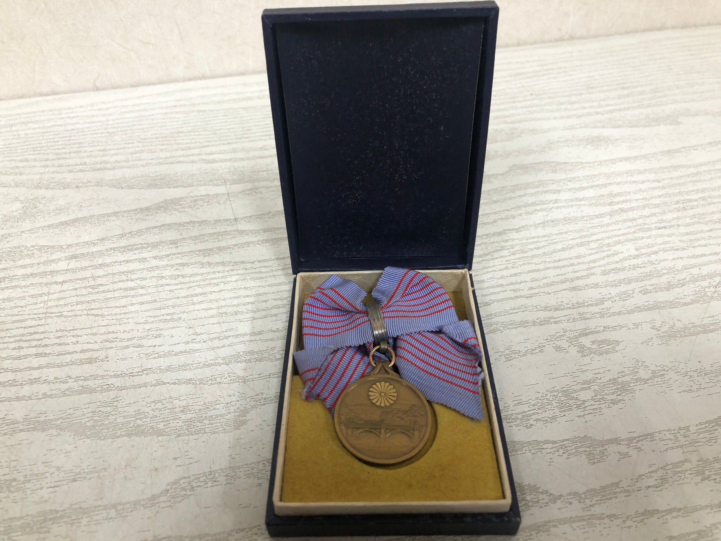 Y3806 KUNSHO Medal 2600 AD Celebration Memorial Award Women box Japan military