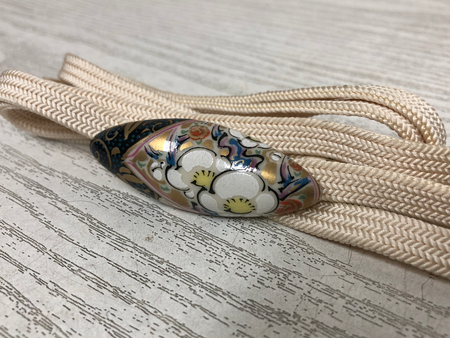 Y3843 OBIDOME Kutani-ware Sash Clip signed Flower Japan Kimono accessory antique