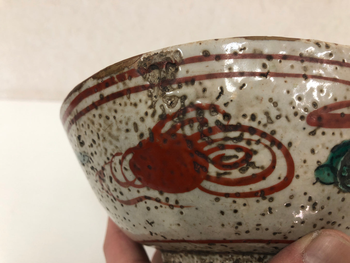 Y3919 CHAWAN Inuyama-ware red picture kintsugi box Japan confectionery bowl