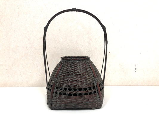 Y3941 Bamboo Woven Basket Flower vase signed Japan antique Ikebana interior