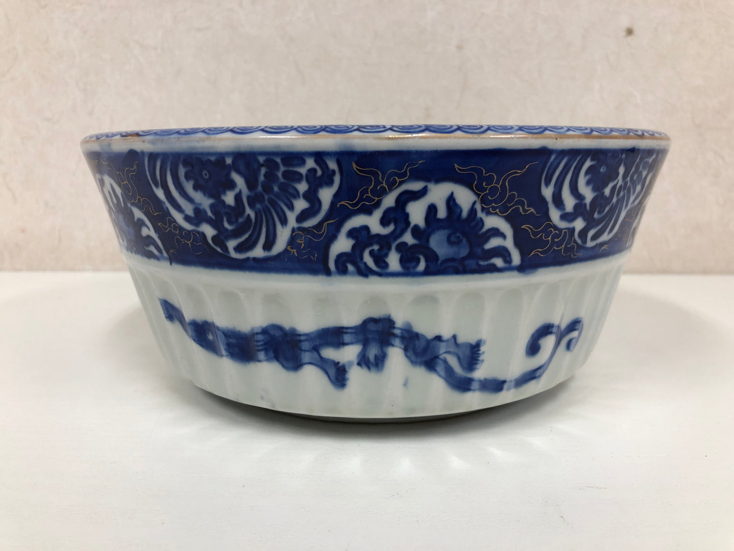 Y3981 CHAWAN Arita-ware color picture Dragon signed Japan confectionery bowl