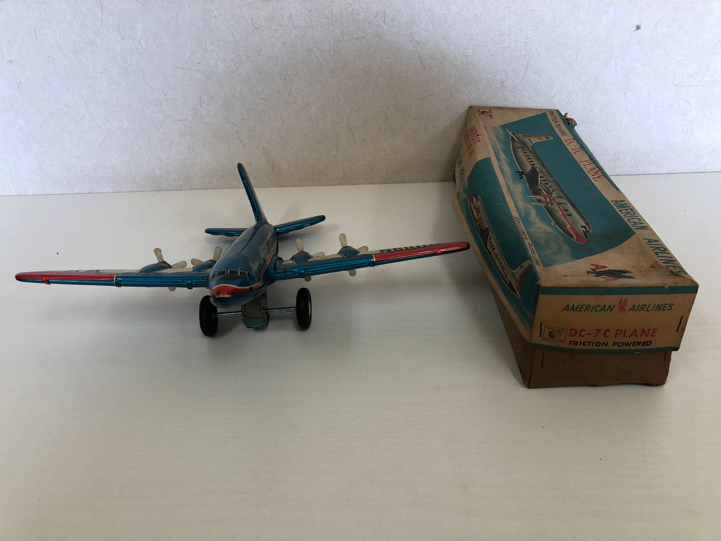 Y4136 TIN TOY Airplane DC-7C plane American Airlines box Japan antique vintage