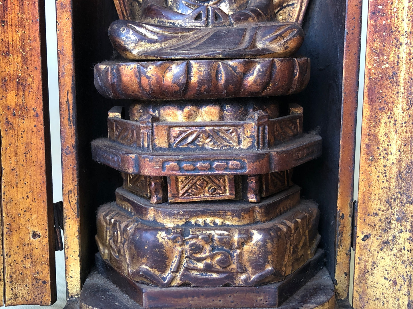 Y4208 STATUE wood carving Buddha figure gold leaf shrine Japan antique vintage