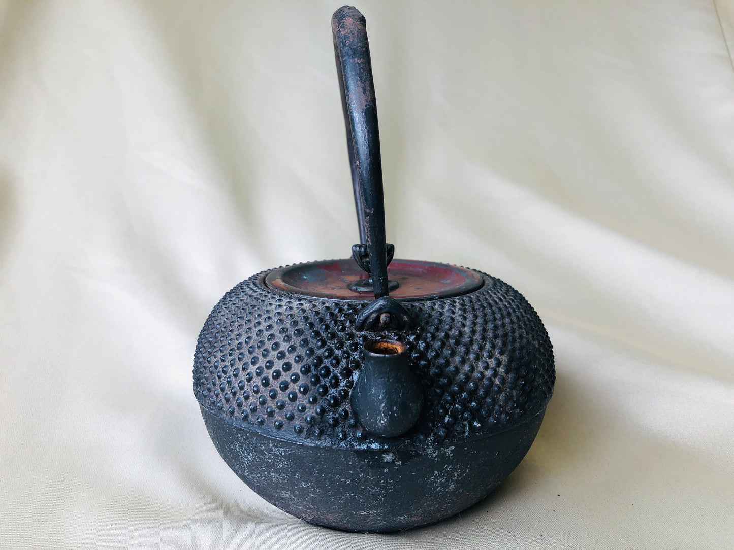 Y4266 TETSUBIN Iron kettle Arare pattern Japan antique tea pot vintage tableware