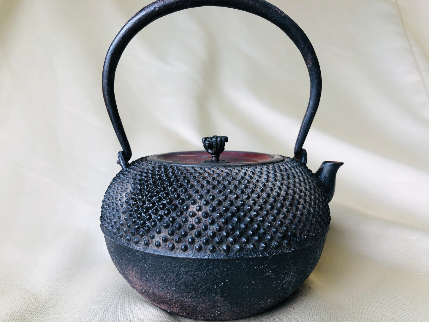 Y4266 TETSUBIN Iron kettle Arare pattern Japan antique tea pot vintage tableware