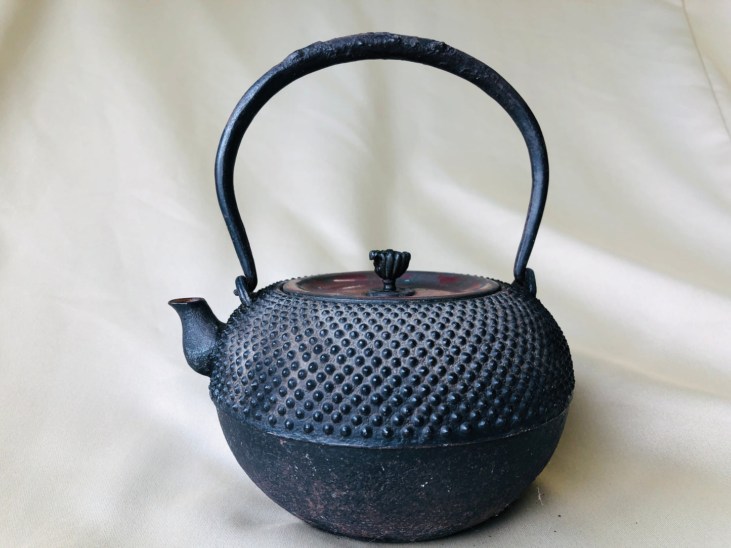 Y4266 TETSUBIN Iron kettle Arare pattern Japan antique tea pot vintage tableware