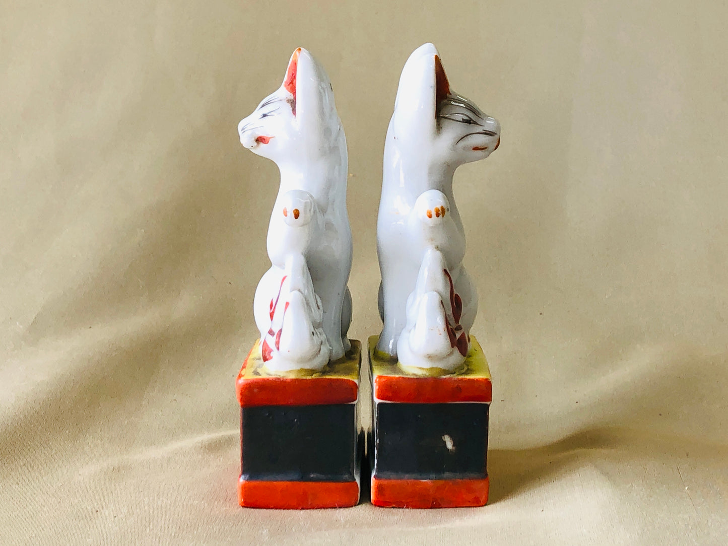 Y4364 OKIMONO Inari Fox pair ceramics figure figurine Japan antique vintage