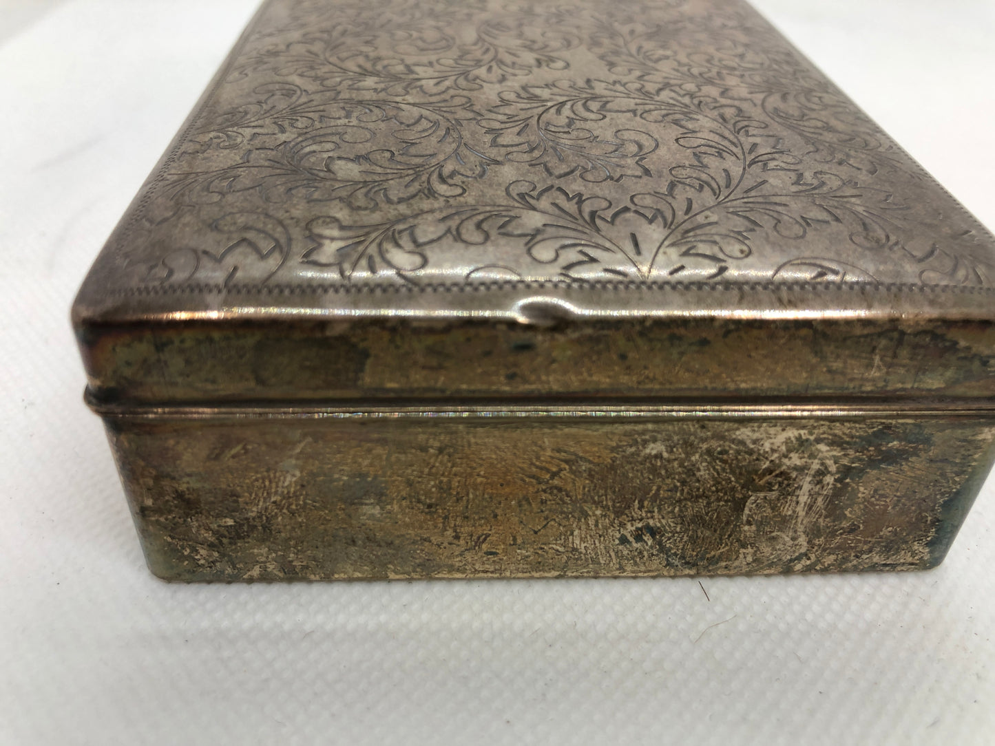 Y4453 BOX Silver accessory case Arabesque signed Japan antique vintage storage
