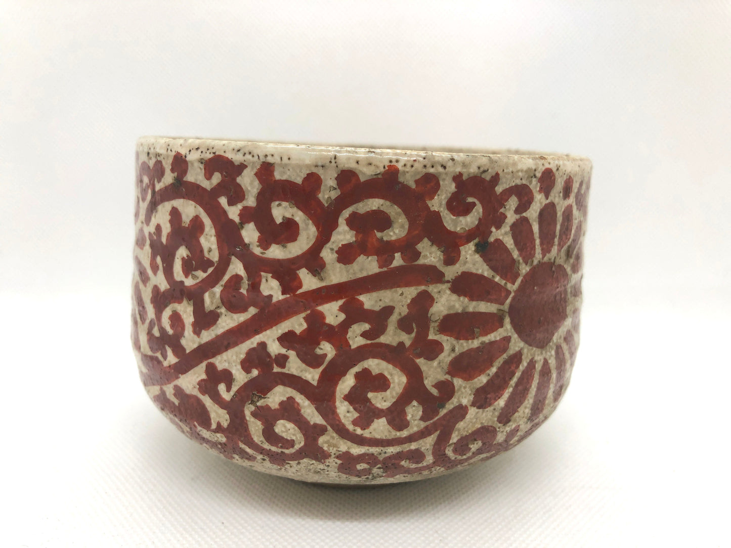 Y4460 CHAWAN Inuyama-ware red arabesque signed Japan antique tea ceremony bowl