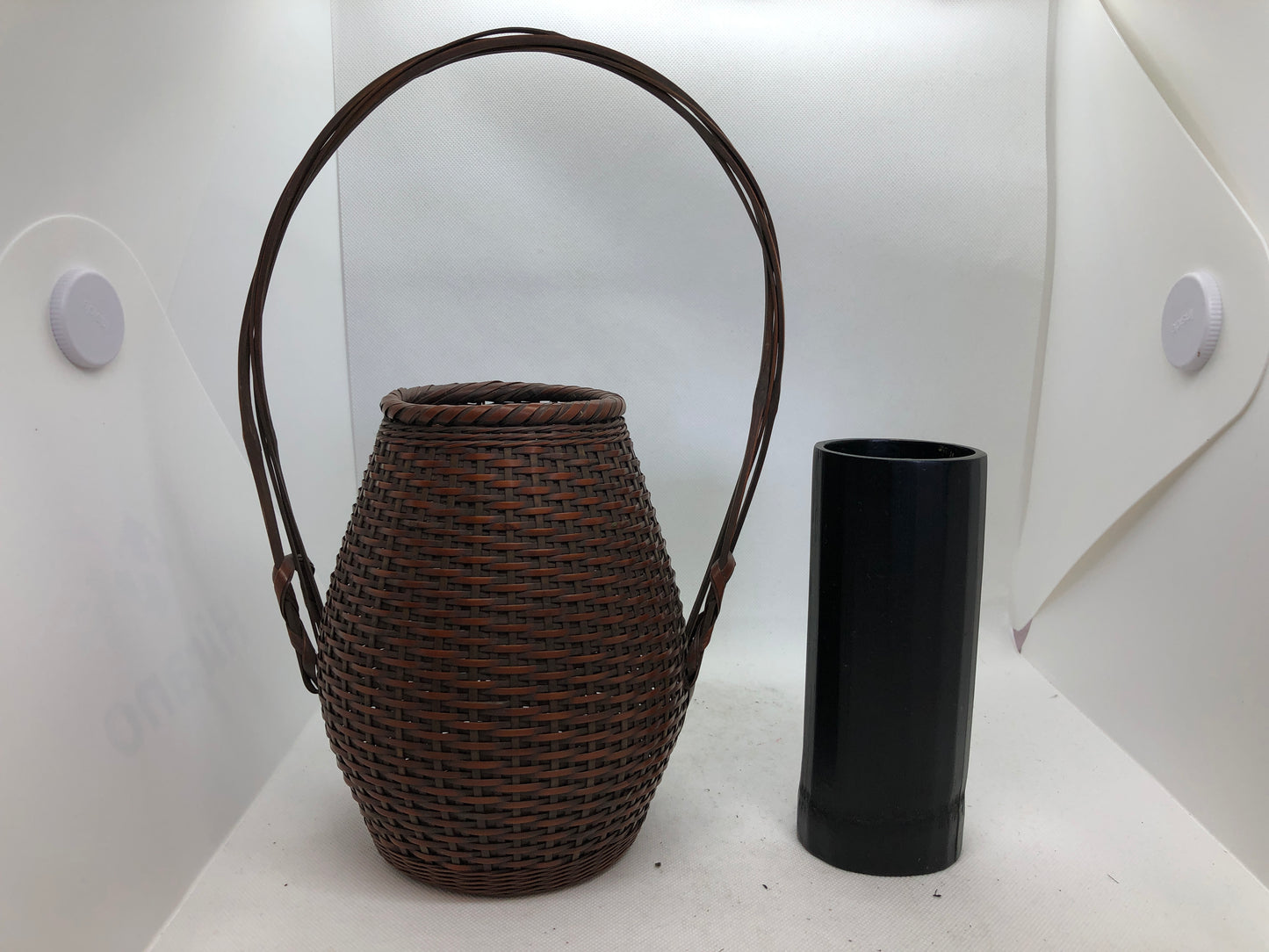 Y4539 Bamboo Woven Basket flower vase handle signed Japan antique ikebana kabin
