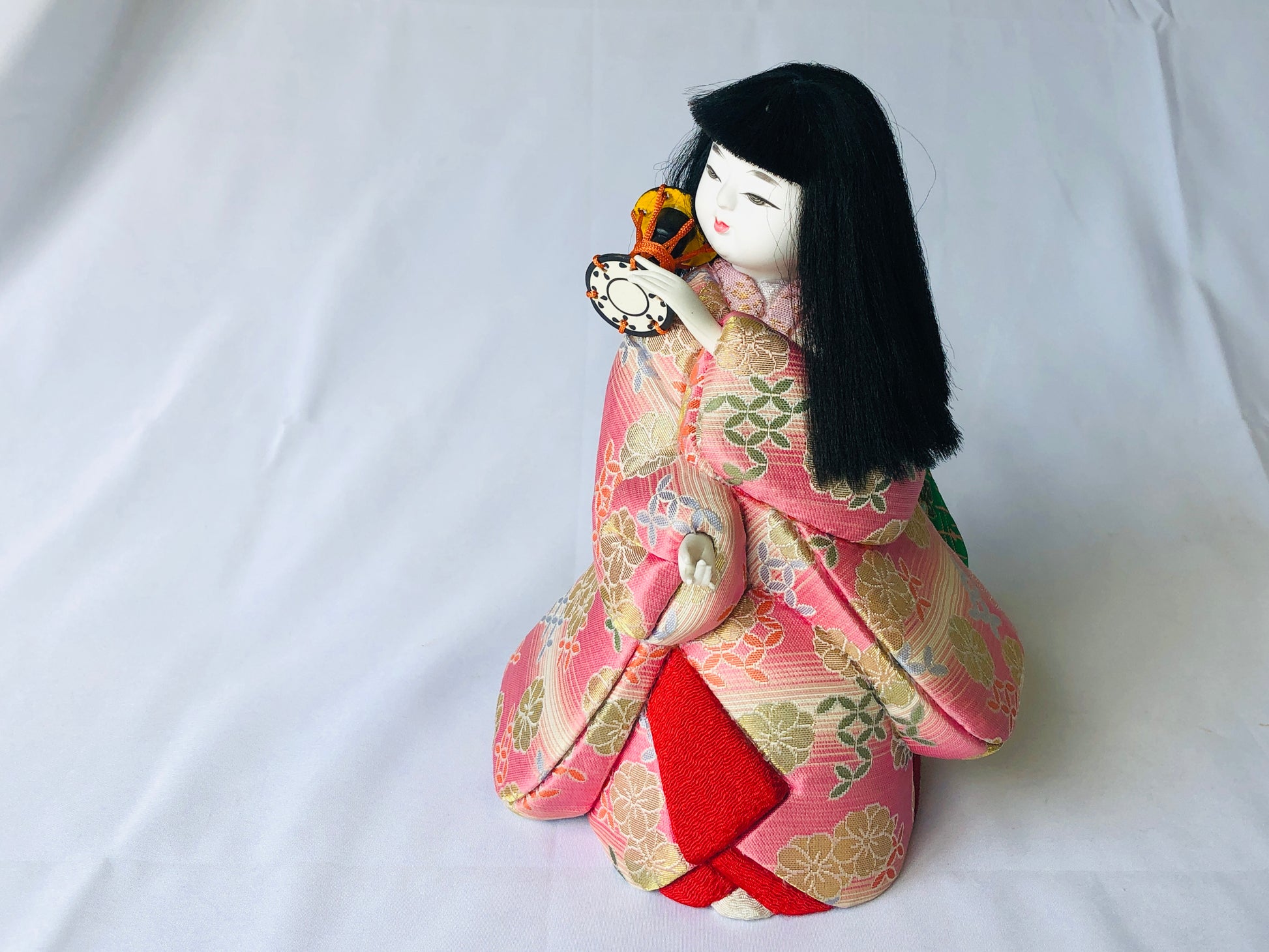 Y4557 NINGYO Kimekomi doll woman hitting a drum Japan antique