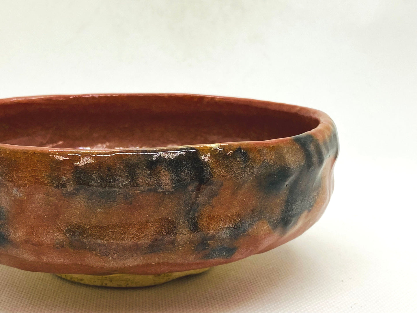 Y4572 CHAWAN Raku-ware red flat signed Japan antique tea ceremony pottery bowl