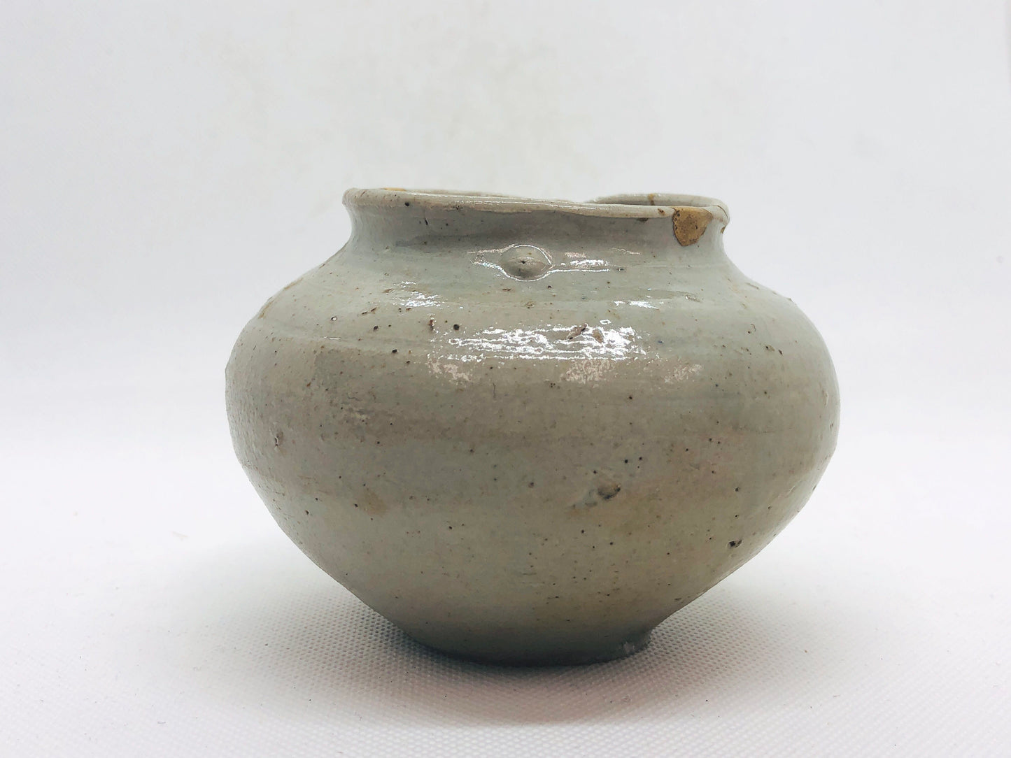 Y4592 VASE Ly Dynasty pot jar white porcelain kintsugi Vietnam antique vintage