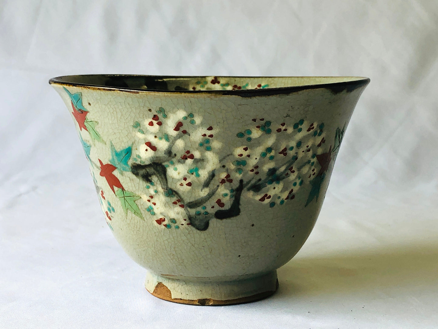 Y4674 CHAWAN Inuyama-ware confectionery bowl autumn leaves signed Japan antique