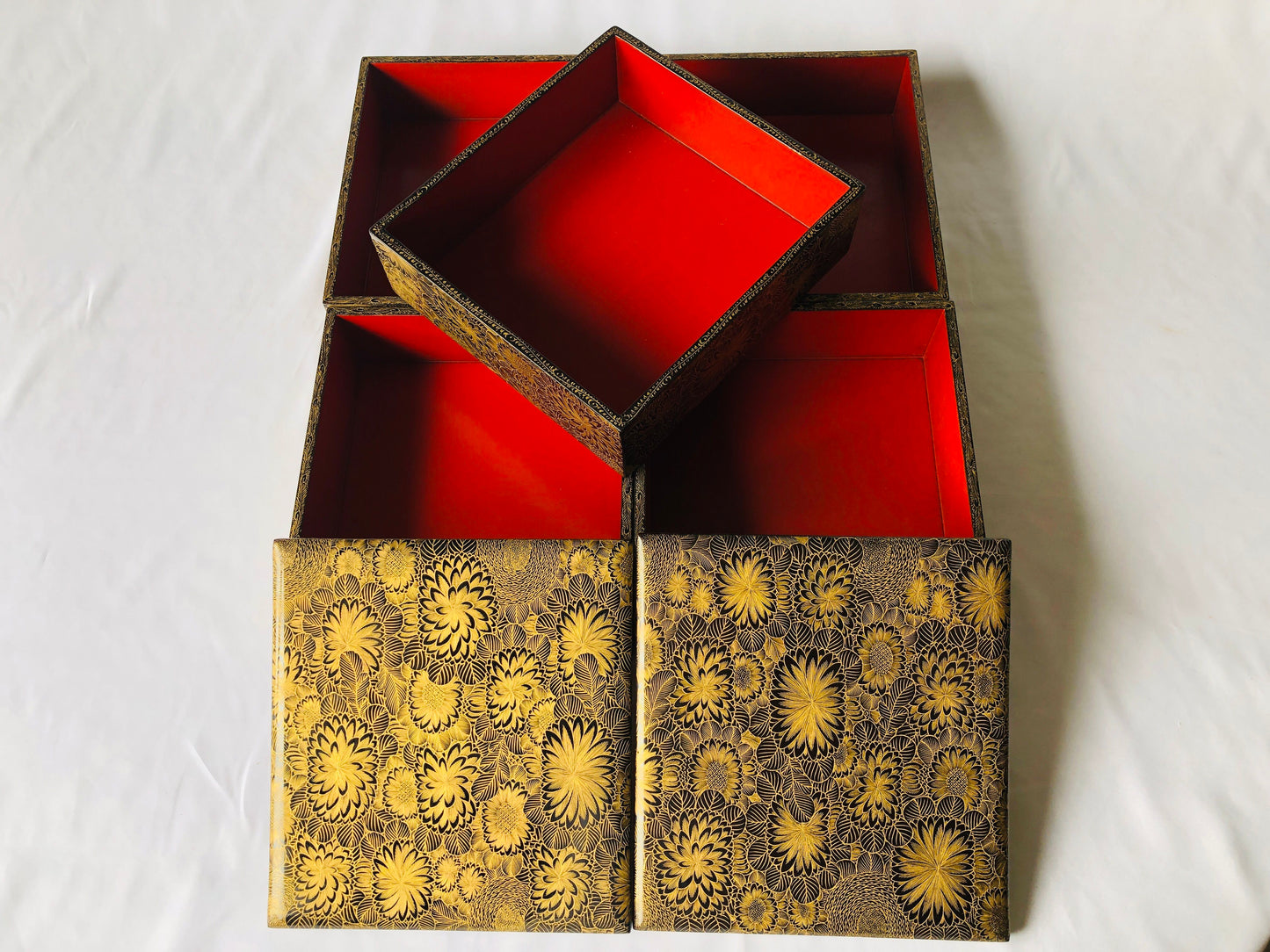 Y4756 BOX 5-tier stack box flower Makie gold-inlayed lacquer Japan antique