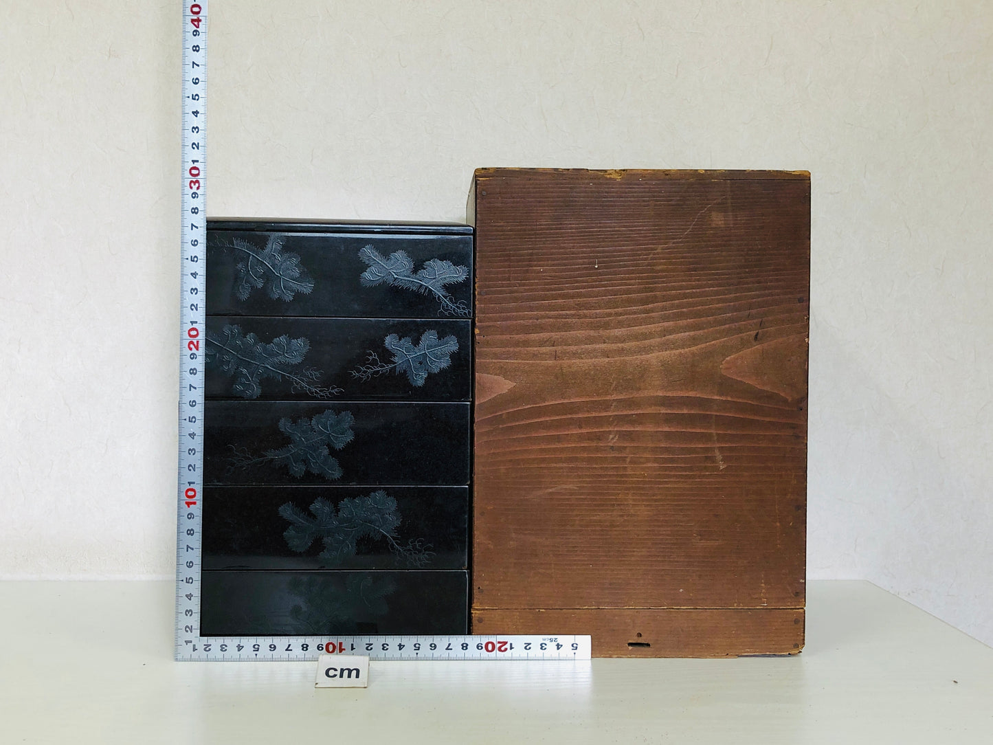 Y4760 BOX 4-tier container pine Makie lacquer signed Japan antique vintage case