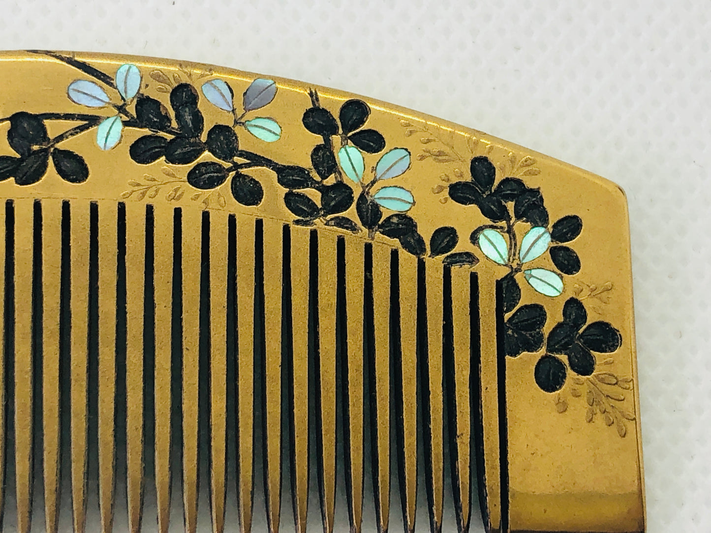Y4787 KOUGAI  Hair dressing Comb Makie Raden signed flower pattern Japan kimono
