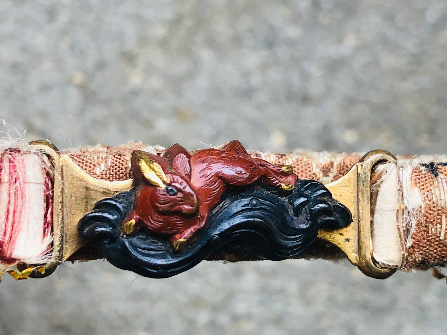 Y4790 OBIDOME Sash Clip brooch rabbit wave metalwork Japan Kimono antique