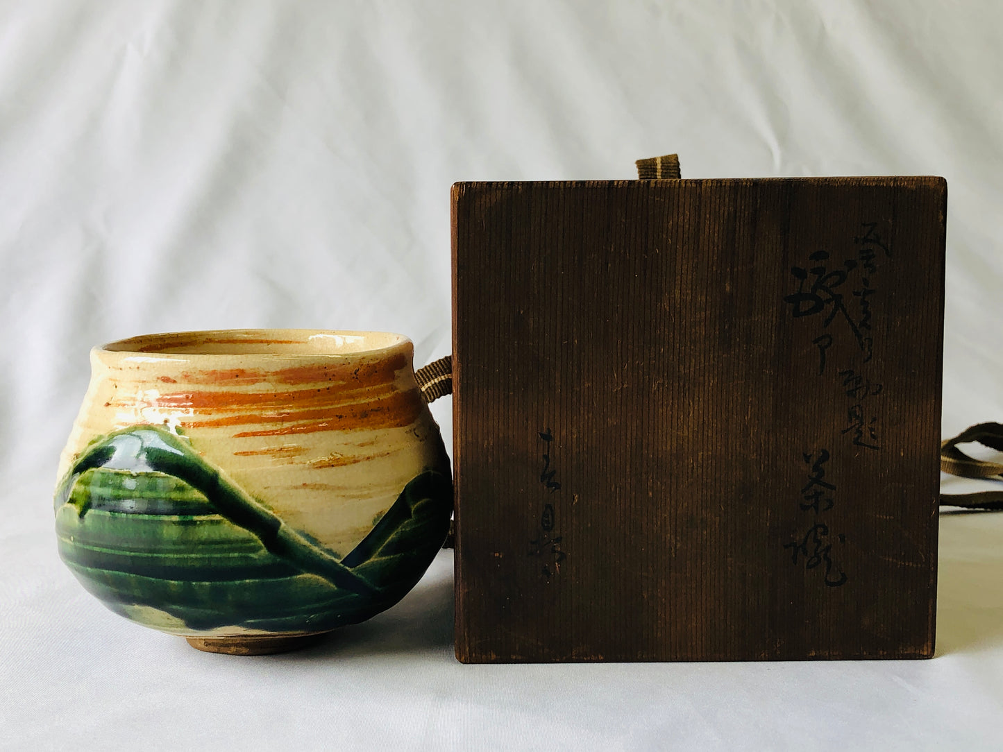 Y4824 CHAWAN Oribe-ware signed box Japan antique tea ceremony pottery bowl