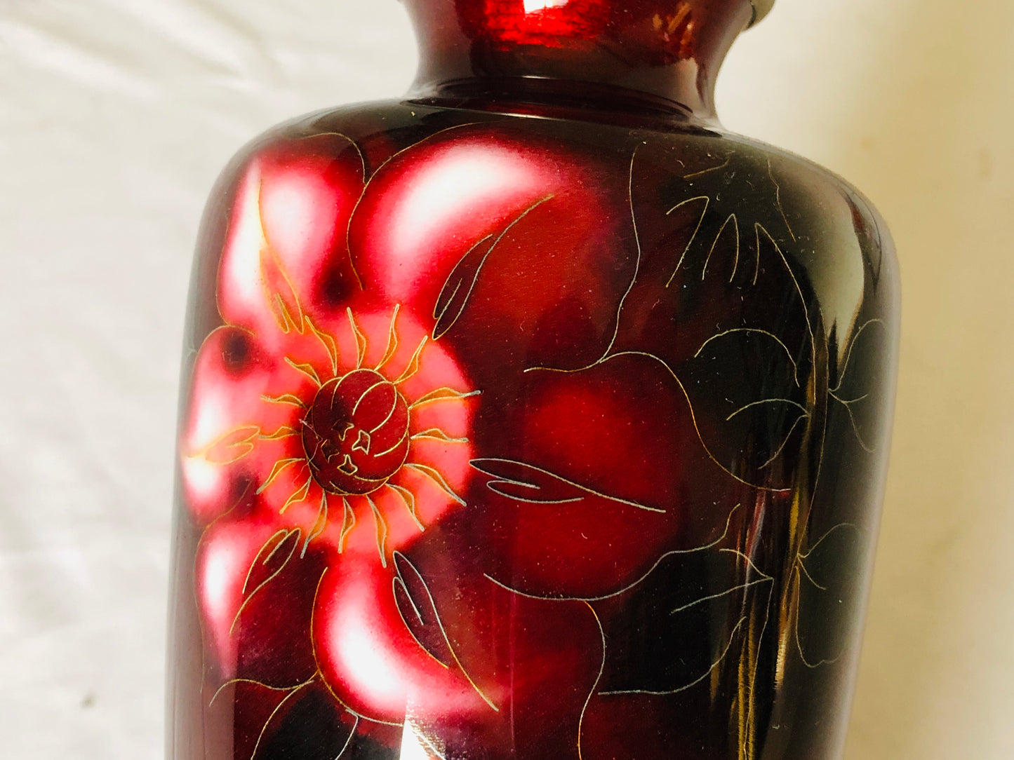 Y5117 FLOWER VASE Ando Cloisonne red flower signed Japan ikebana antique decor