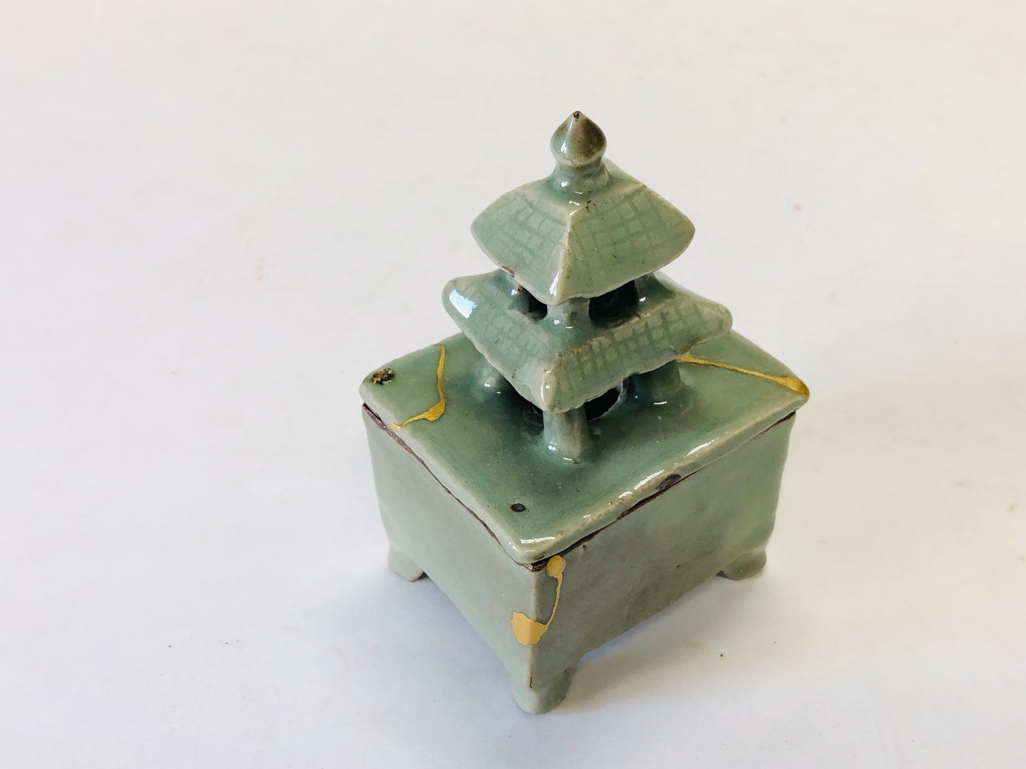 Y5177 KOURO Celadon kintsugi China aroma incense burner antique aromatherapy