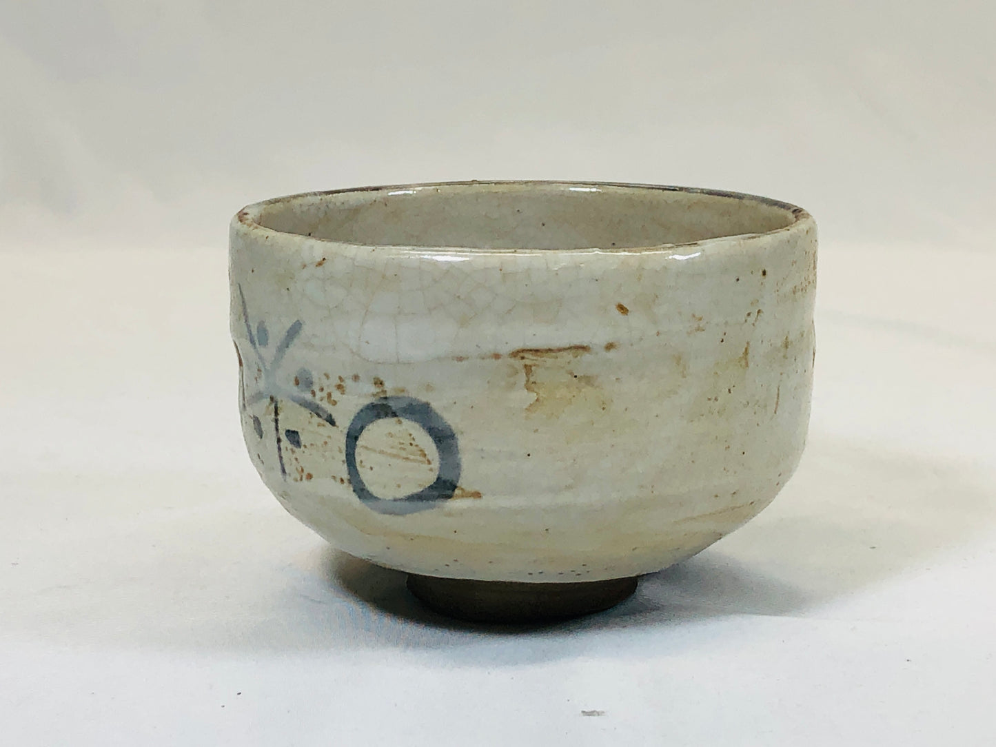 Y5214 CHAWAN Shino-ware signed Japan antique tea ceremony pottery bowl vintage