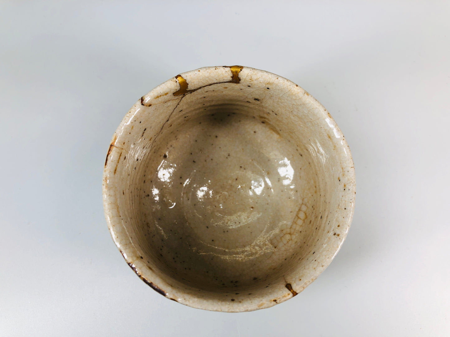 Y5245 CHAWAN Shino-ware kofuku kintsugi signed Japan antique tea ceremony bowl