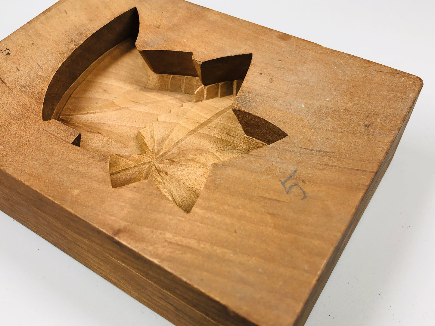 Y5248 KASHIGATA Autumn leaves Japan antique Wooden Pastry Mold wagashi