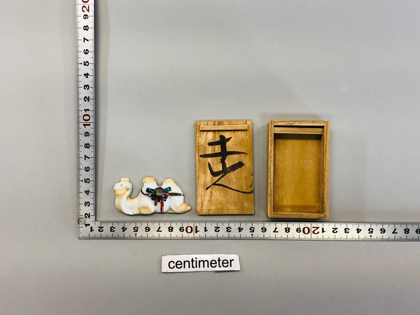 Y5310 OBIDOME Sash clip Camel ceramics box Japan Kimono accessory antique brooch