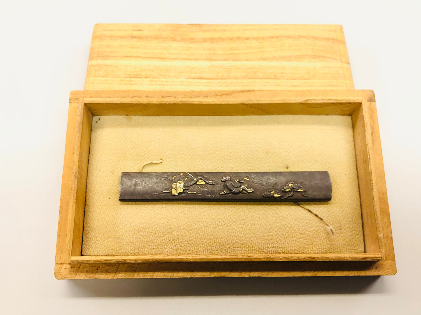 Y5313 TSUKA Kogatana small sword Iron inlay person box Japan Koshirae antique