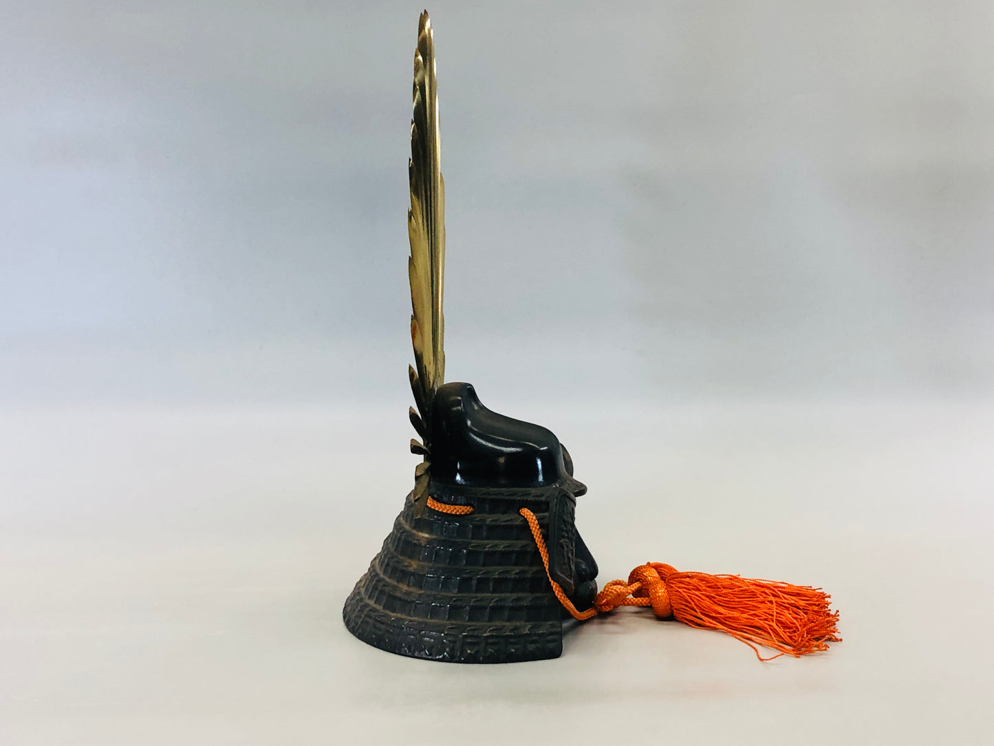 Y5362 OKIMONO metal Kabuto Samurai helmet Japan antique interior decor vintage