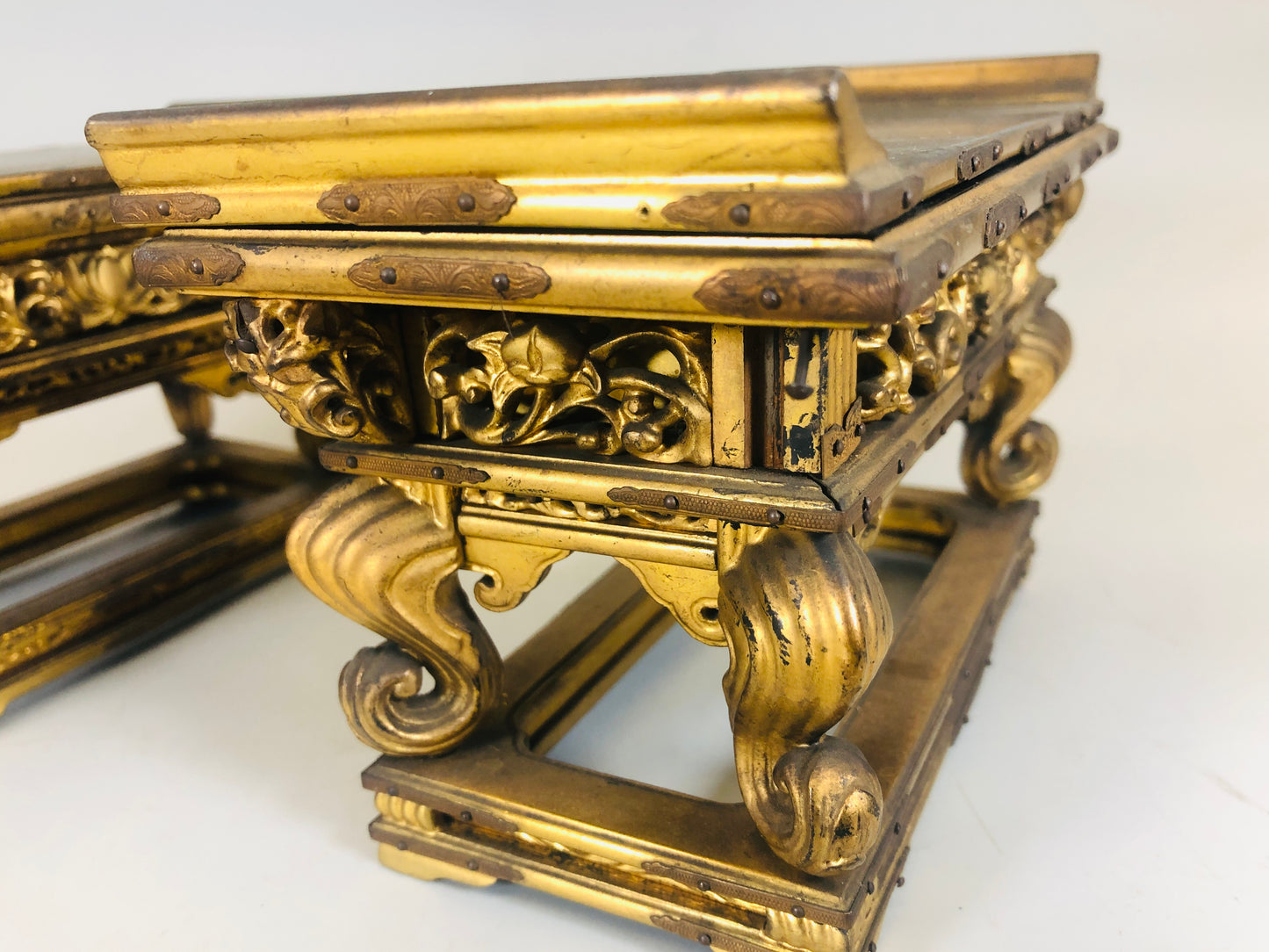 Y5448 Buddhist Altar Equipment Sutra desk pair gold color openwork Japan antique