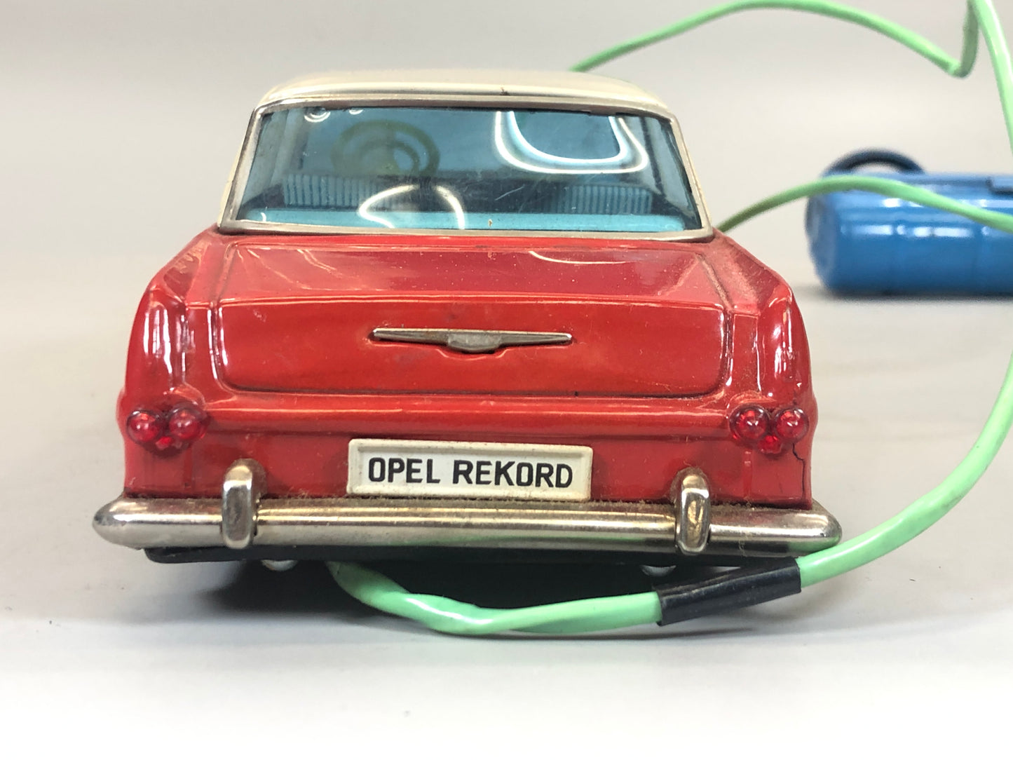 Y5499 TIN TOY Opel Rekord red model mini car box Bandai Japan antique vintage