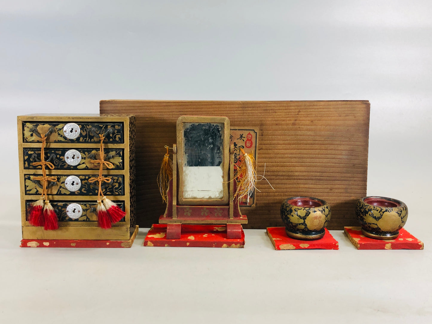 Y5672 HINA DOLL Doll's Festival Makie chest small items box Japan antique decor