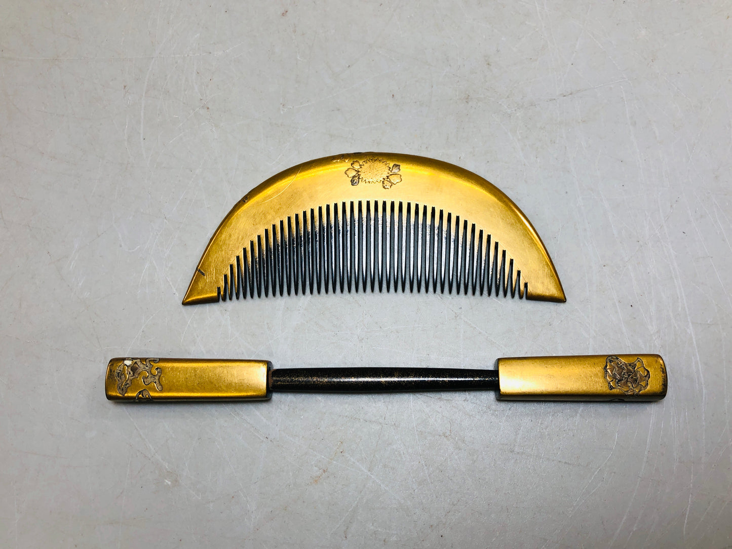 Y5726 KOUGAI  Gold Makie Comb Hairpin hair dressing tools Japan kimono accessory