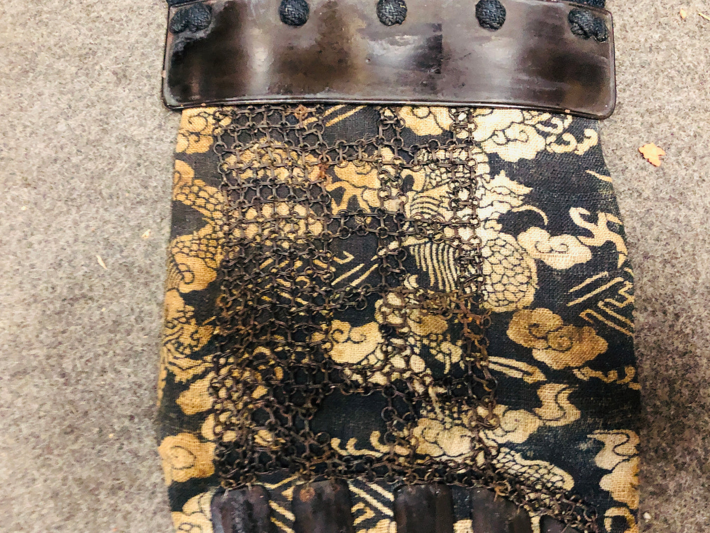 Y5753 YOROI Kote gauntlets sleeves dragon cloth Edo period Japan antique vintage