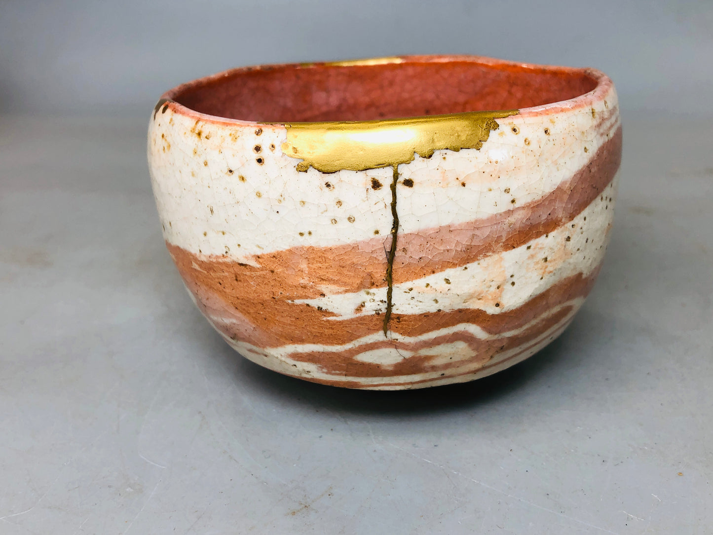 Y5862 CHAWAN Raku-ware red brushmark kintsugi signed Japan antique tea ceremony